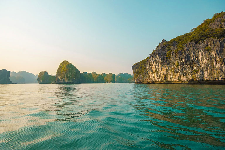 Best Cruises Under Budget in Halong Bay | Stellar of the Sea Cruise Halong