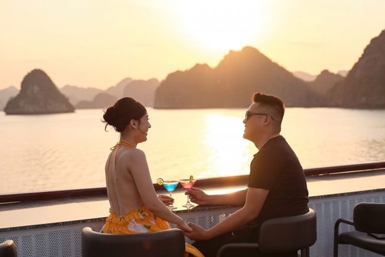 Sunrise vs Sunset Cruises: Which Experience Is Better? | Stellar of the Sea Cruise Halong